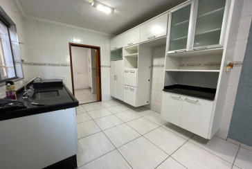 Sobrado à venda no Bairro do Jardim Regina na Rua Fontes da Silva