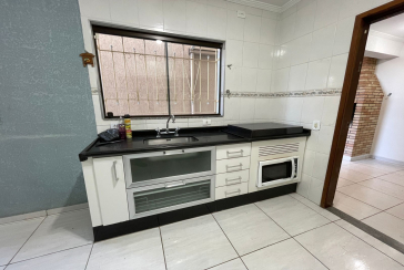 Sobrado à venda no Bairro do Jardim Regina na Rua Fontes da Silva