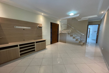 Sobrado à venda no Bairro do Jardim Regina na Rua Fontes da Silva