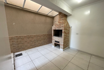 Sobrado à venda no Bairro do Jardim Regina na Rua Fontes da Silva