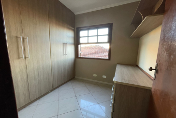 Sobrado à venda no Bairro do Jardim Regina na Rua Fontes da Silva