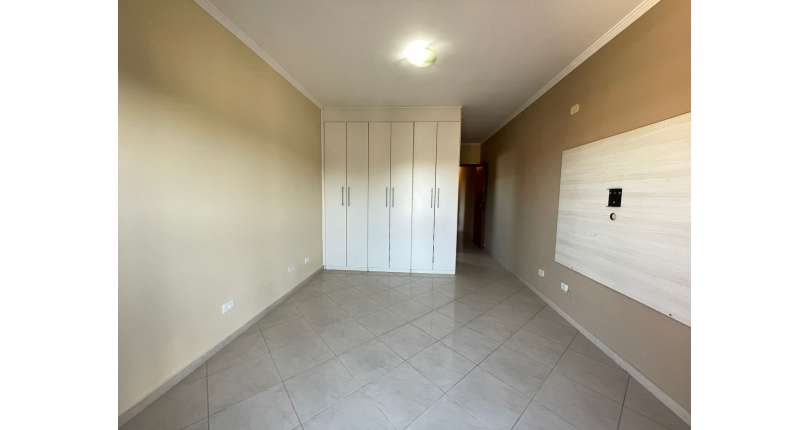 Sobrado à venda no Bairro do Jardim Regina na Rua Fontes da Silva