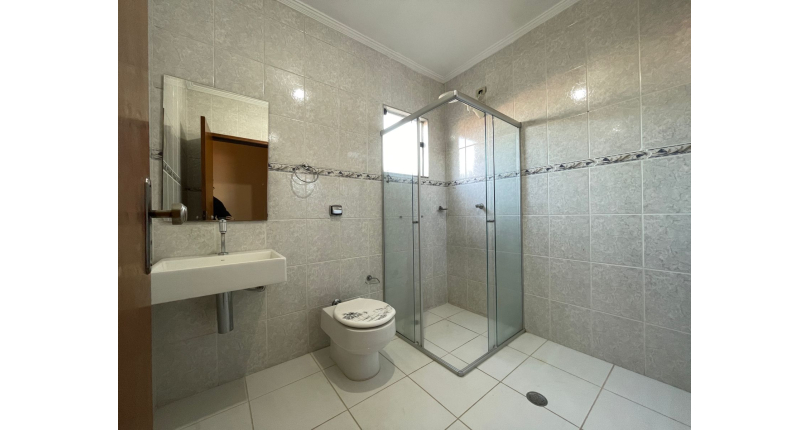 Sobrado à venda no Bairro do Jardim Regina na Rua Fontes da Silva