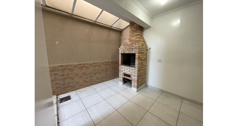 Sobrado à venda no Bairro do Jardim Regina na Rua Fontes da Silva