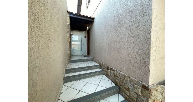 Sobrado à venda no Bairro do Jardim Regina na Rua Fontes da Silva