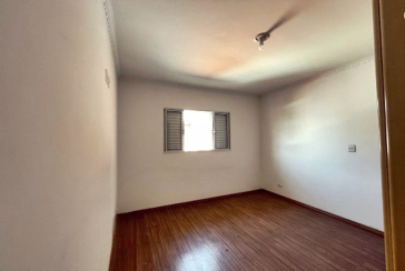 Sobrado à venda no Bairro do Parque São Domingos na Rua José Cândido Freire, 