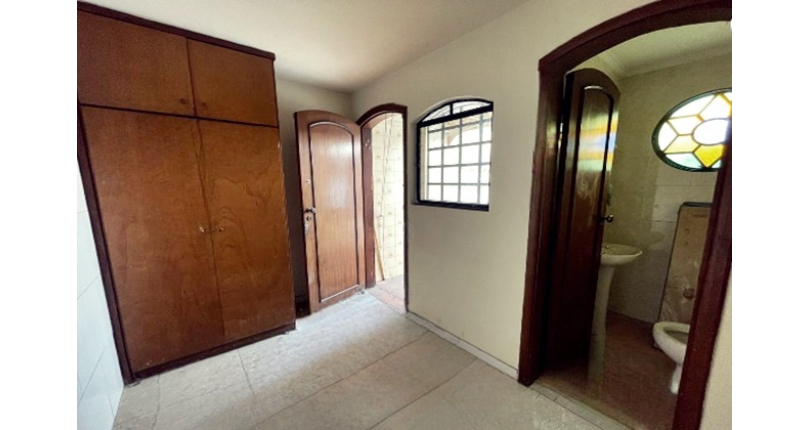 Sobrado à venda no Bairro do Parque São Domingos na Rua José Cândido Freire, 