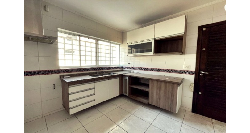 Sobrado à venda no Bairro do Parque São Domingos na Rua José Cândido Freire