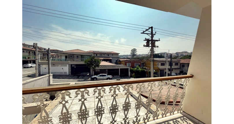 Sobrado à venda no Bairro do Parque São Domingos na Rua José Cândido Freire, 