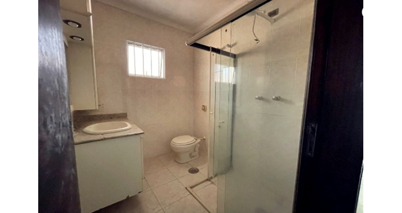 Sobrado à venda no Bairro do Parque São Domingos na Rua José Cândido Freire, 