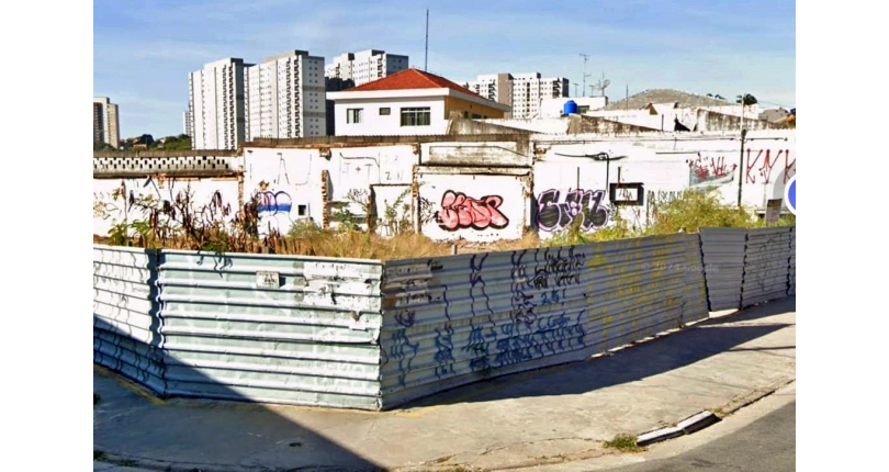 Terreno à venda no Bairro de Pirituba na Avenida Mutinga,