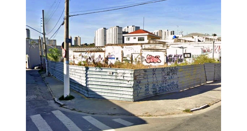 Terreno à venda no Bairro de Pirituba na Avenida Mutinga,