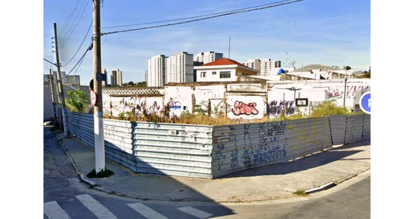 Terreno à venda no Bairro de Pirituba na Avenida Mutinga,