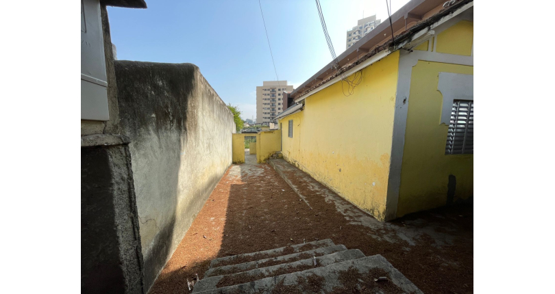 Terreno à venda no Bairro da Vila Mangalot na Rua Roberto de Lamenais