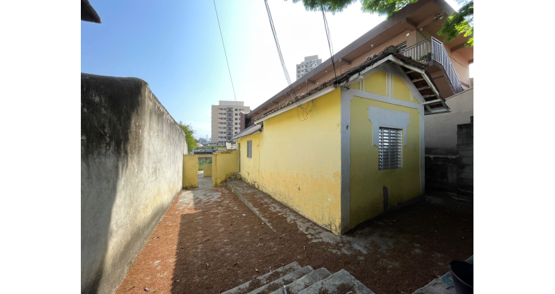 Terreno à venda no Bairro da Vila Mangalot na Rua Roberto de Lamenais