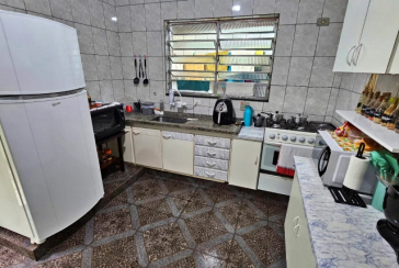 Sobrado à venda no Bairro do Conjunto Residencial Vista Verde na Rua Roberto Boyle,