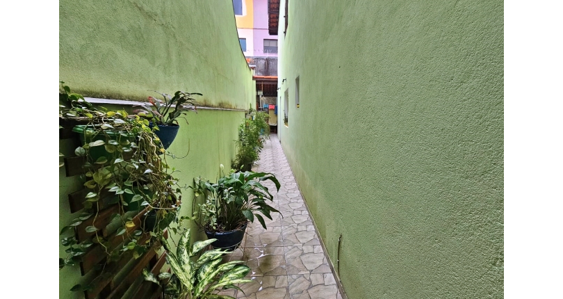 Sobrado à venda no Bairro do Conjunto Residencial Vista Verde na Rua Roberto Boyle,