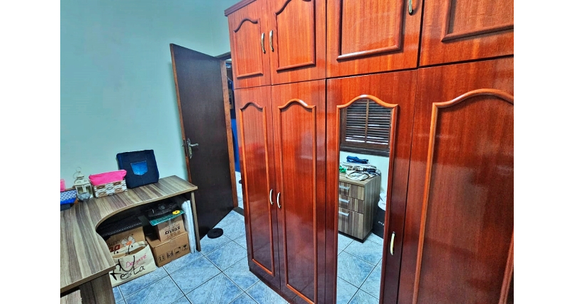 Sobrado à venda no Bairro do Conjunto Residencial Vista Verde na Rua Roberto Boyle,