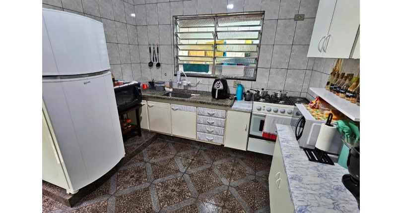 Sobrado à venda no Bairro do Conjunto Residencial Vista Verde na Rua Roberto Boyle,