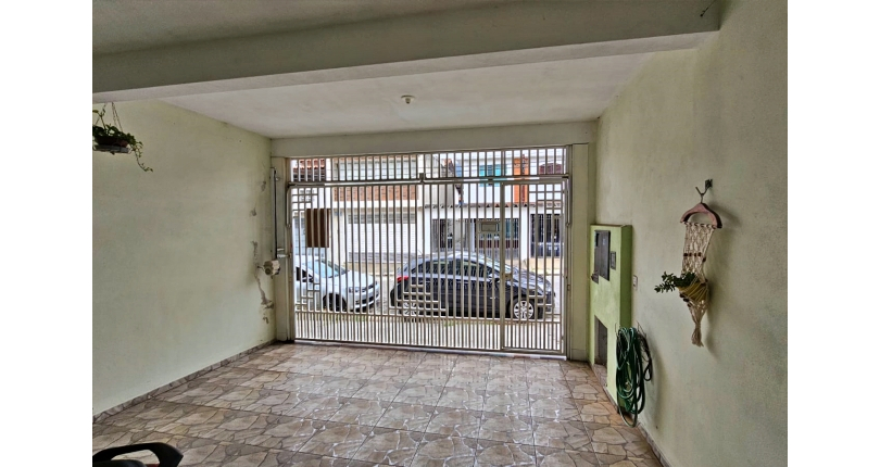 Sobrado à venda no Bairro do Conjunto Residencial Vista Verde na Rua Roberto Boyle,