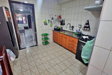 Sobrado à venda no Conjunto Residencial Vista Verde na Rua José Carlos de Resende