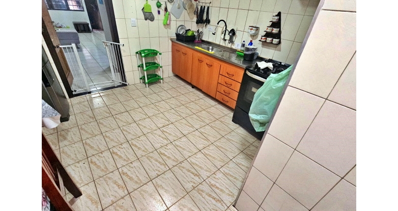 Sobrado à venda no Conjunto Residencial Vista Verde na Rua José Carlos de Resende