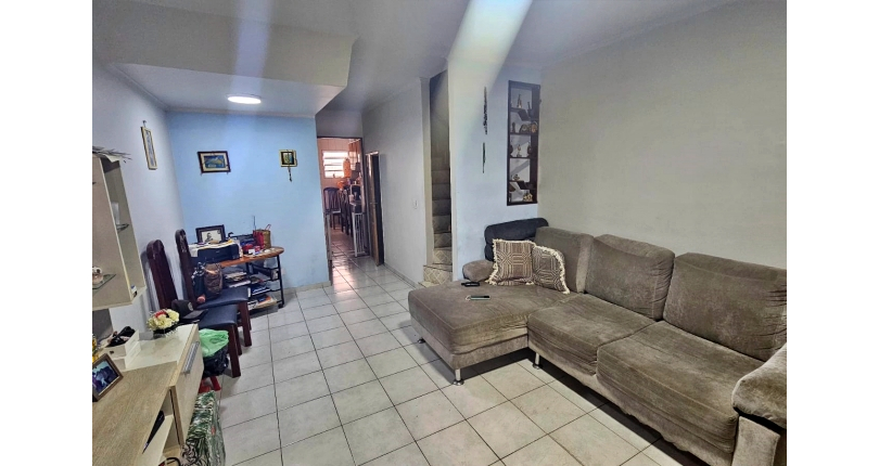 Sobrado à venda no Conjunto Residencial Vista Verde na Rua José Carlos de Resende