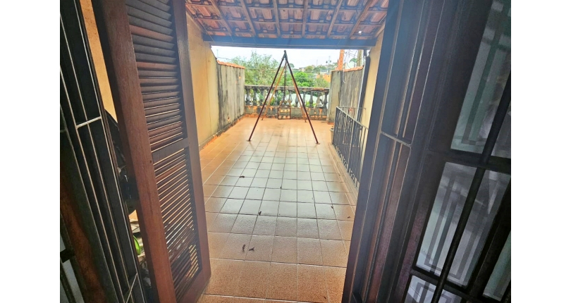 Sobrado à venda no Conjunto Residencial Vista Verde na Rua José Carlos de Resende