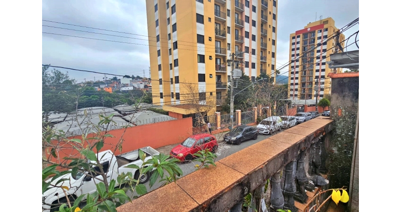 Sobrado à venda no Conjunto Residencial Vista Verde na Rua José Carlos de Resende