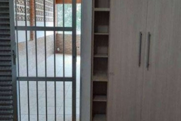 Sobrado à venda no Bairro do Conjunto Residencial Vista Verde na Rua José Carlos de Resende,