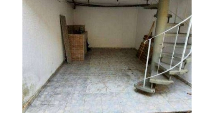 Sobrado à venda no Bairro do Conjunto Residencial Vista Verde na Rua José Carlos de Resende,