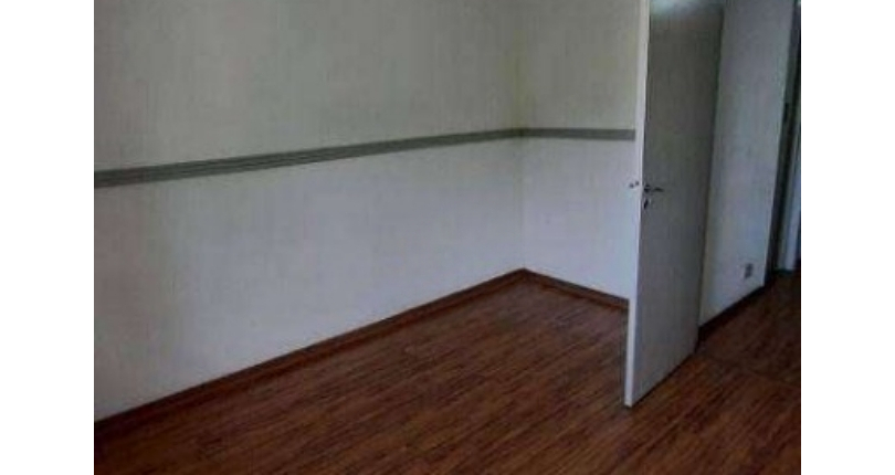 Sobrado à venda no Bairro do Conjunto Residencial Vista Verde na Rua José Carlos de Resende,