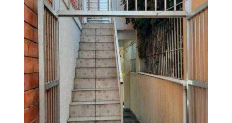 Sobrado à venda no Bairro do Conjunto Residencial Vista Verde na Rua José Carlos de Resende,