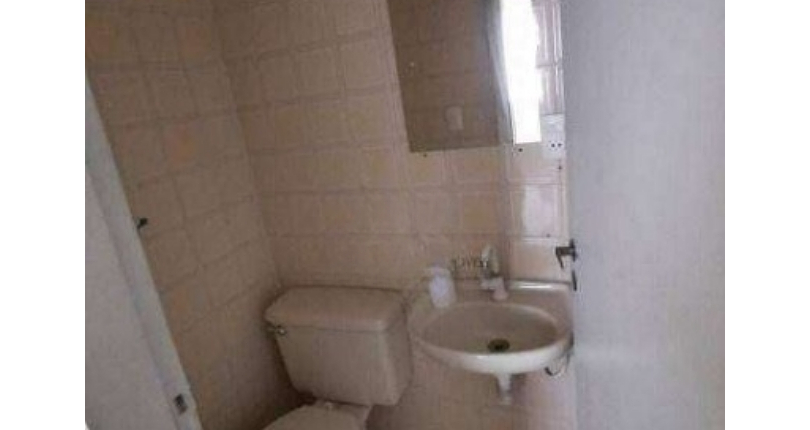 Sobrado à venda no Bairro do Conjunto Residencial Vista Verde na Rua José Carlos de Resende,