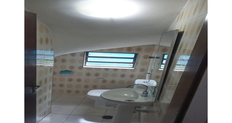 Sobrado à venda no Bairro do Parque São Domingos na Rua Professora Altina Maynardi de Araújo