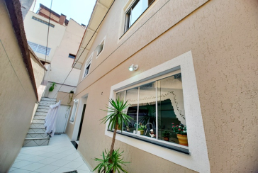 Sobrado à venda no Bairro do Jardim Pinheiros na Rua Frei Adriano Donado,