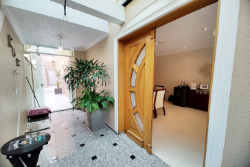 Sobrado à venda no Bairro do Jardim Pinheiros na Rua Frei Adriano Donado,