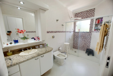 Sobrado à venda no Bairro do Jardim Pinheiros na Rua Frei Adriano Donado,