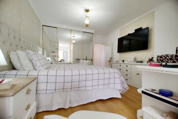 Sobrado à venda no Bairro do Jardim Pinheiros na Rua Frei Adriano Donado,