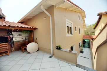 Sobrado à venda no Bairro do Jardim Pinheiros na Rua Frei Adriano Donado,