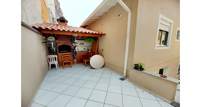 Sobrado à venda no Bairro do Jardim Pinheiros na Rua Frei Adriano Donado,