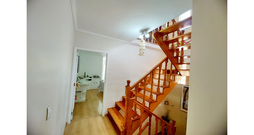 Sobrado à venda no Bairro do Jardim Pinheiros na Rua Frei Adriano Donado,