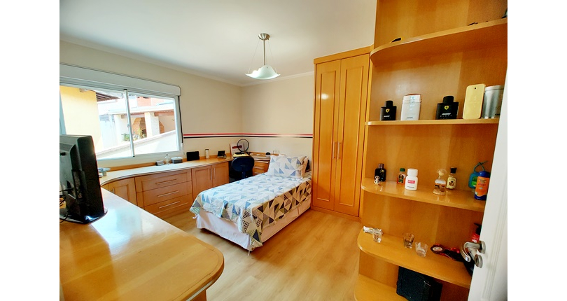 Sobrado à venda no Bairro do Jardim Pinheiros na Rua Frei Adriano Donado,