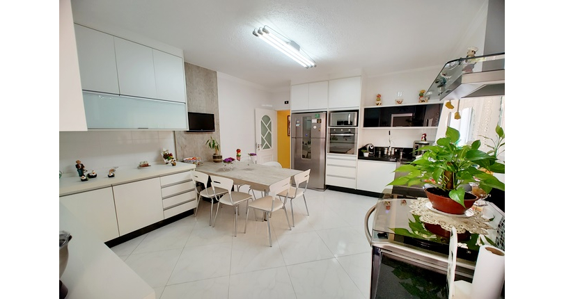 Sobrado à venda no Bairro do Jardim Pinheiros na Rua Frei Adriano Donado,