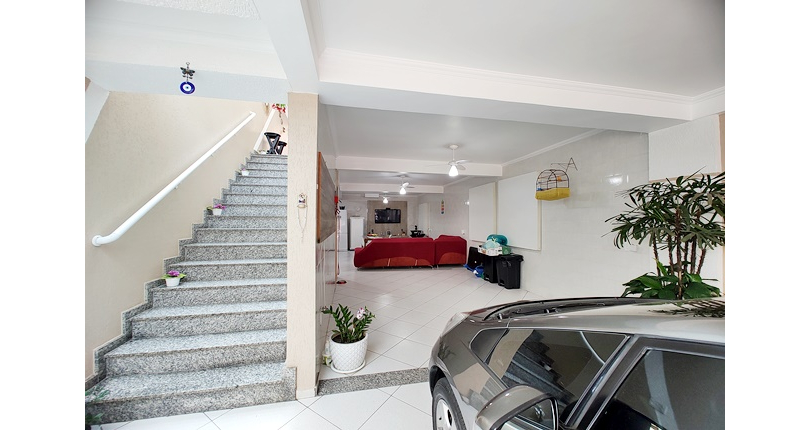 Sobrado à venda no Bairro do Jardim Pinheiros na Rua Frei Adriano Donado,