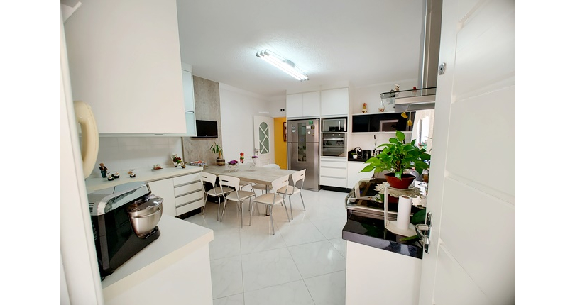 Sobrado à venda no Bairro do Jardim Pinheiros na Rua Frei Adriano Donado,