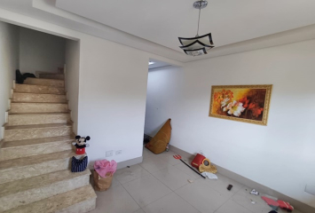 Oportunidade de Sobrado à venda no Bairro da Vila Boaçava na Rua Itamoji