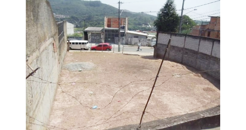Casa à venda no Bairro do Jardim Ipanema (Zona Oeste) na Rua Pedro Ravara