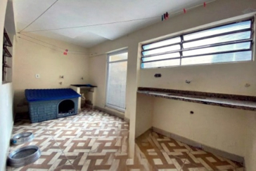 Boa Casa à venda no Bairro do Jardim Vivan na Rua Alarico Resende