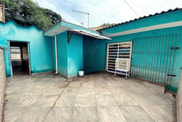 Boa Casa à venda no Bairro do Jardim Vivan na Rua Alarico Resende